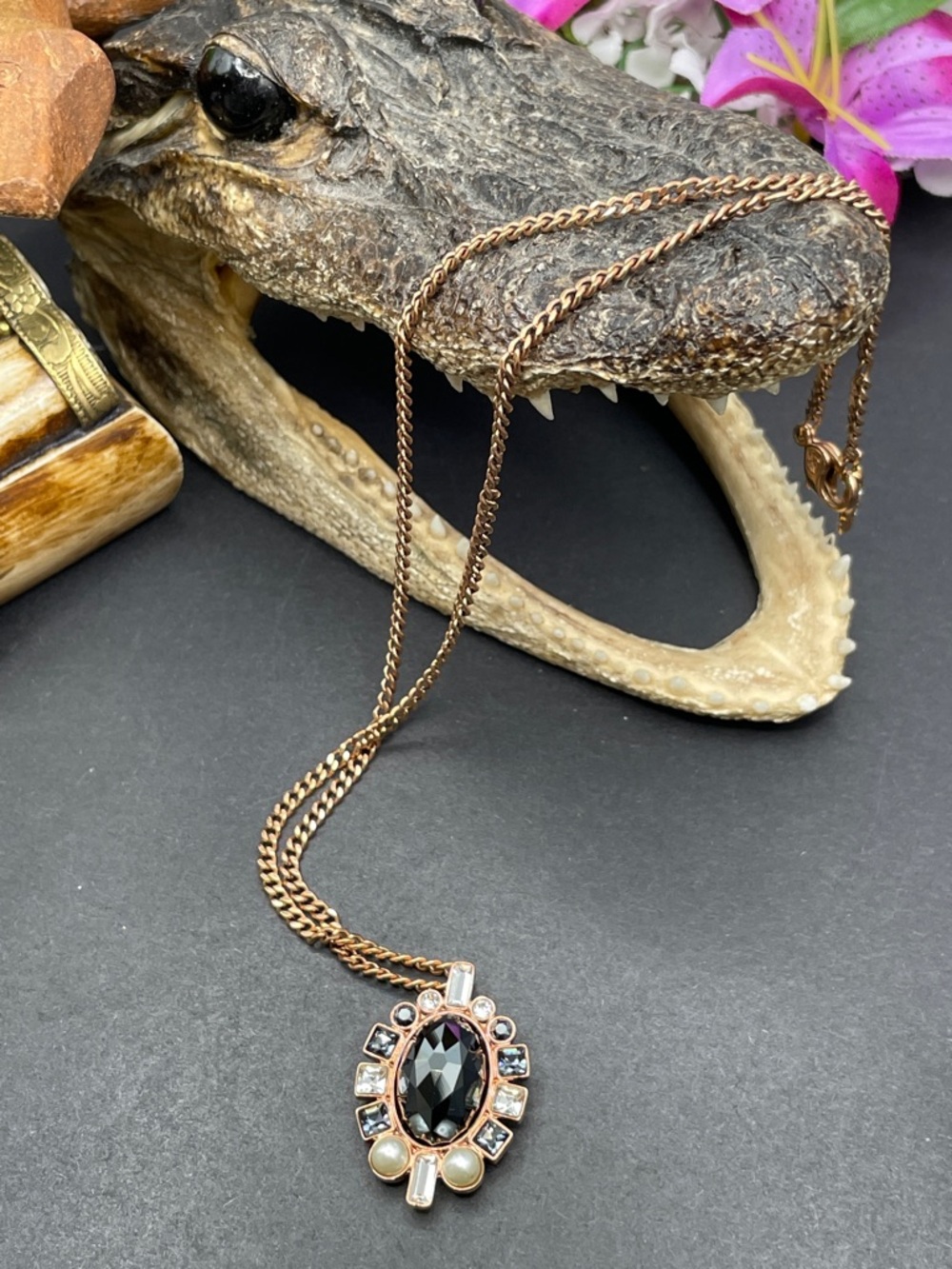 Swarovski pendant necklace C16